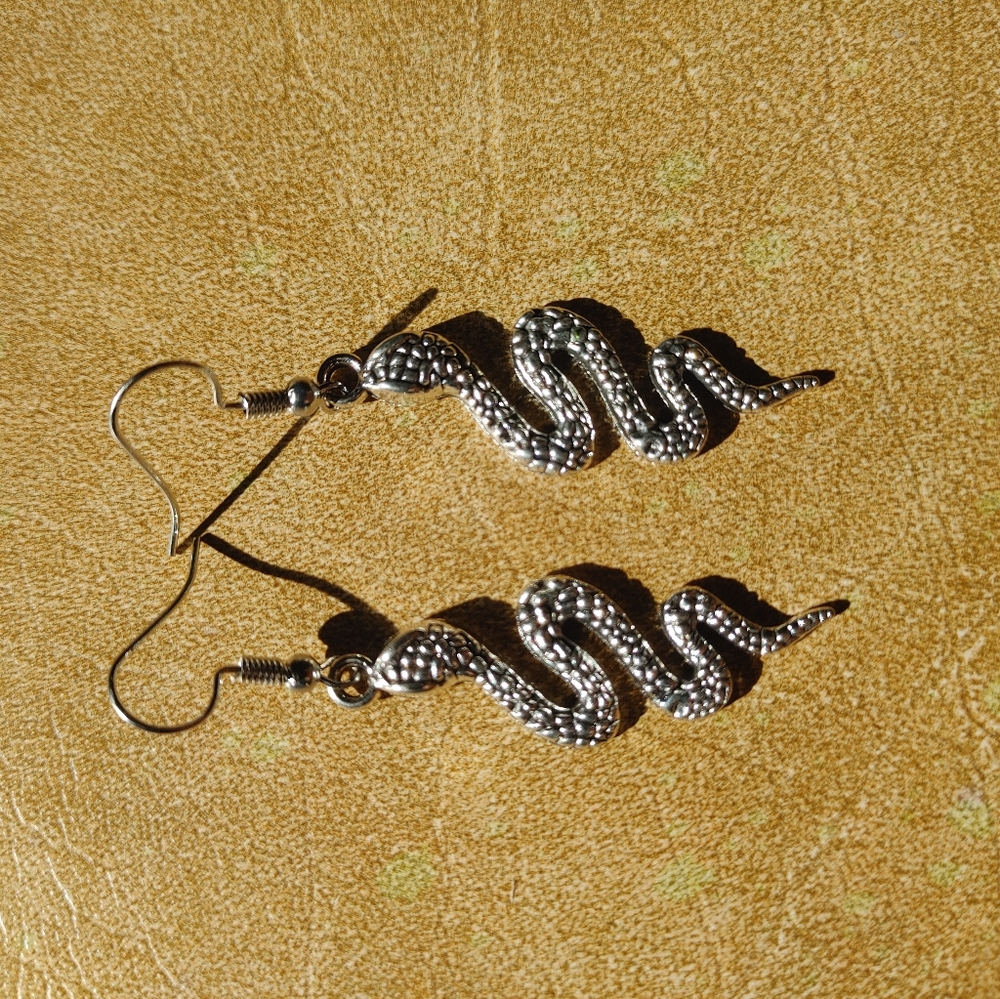 Snake Earrings, Serpent Earring, Silver Gothic 🐍 - Picture 3 of 4